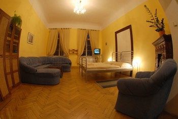 U Zlate Podkovy - At The Golden Horseshoe Daire *