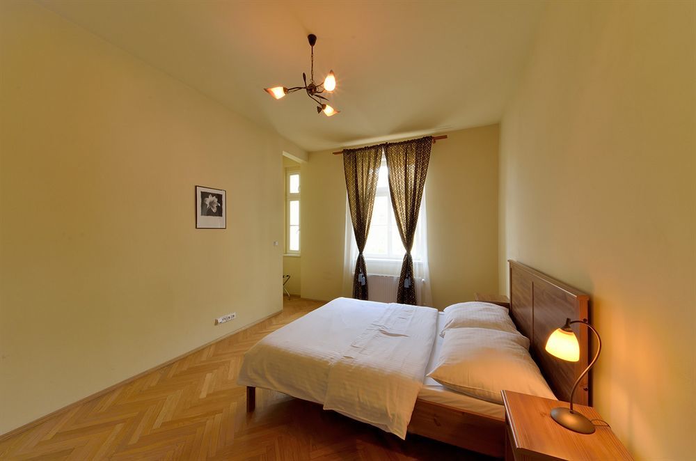 Downtown Kodanska Aparthotel Prague