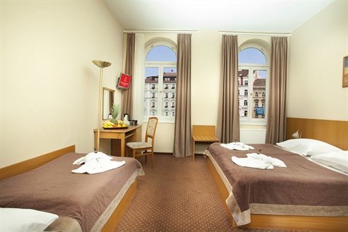 Centre Plaza Hotel 3*