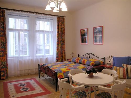 Otel Pragues Rainbow Prag