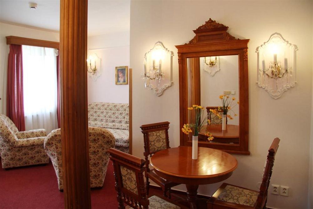 Vysehrad Otel