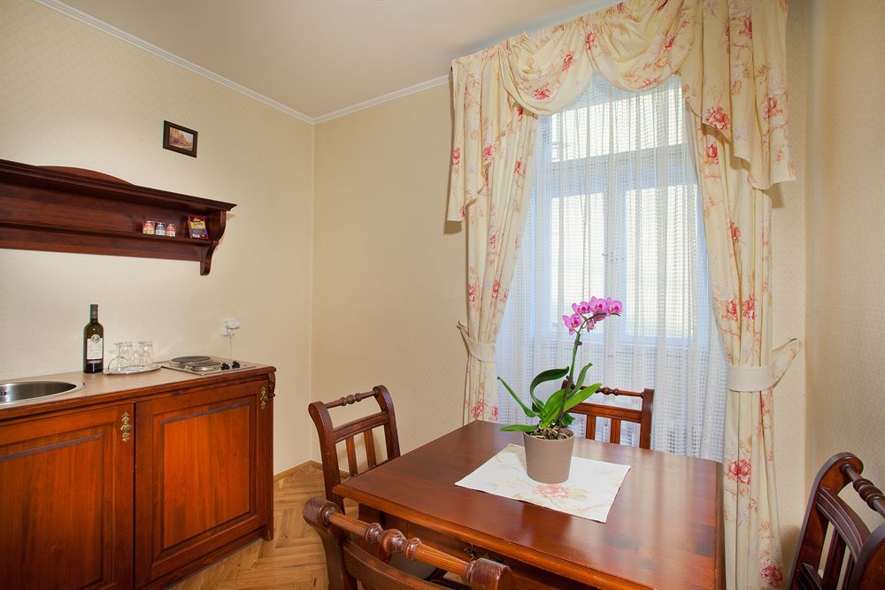At The Golden Scissors 4* Prague