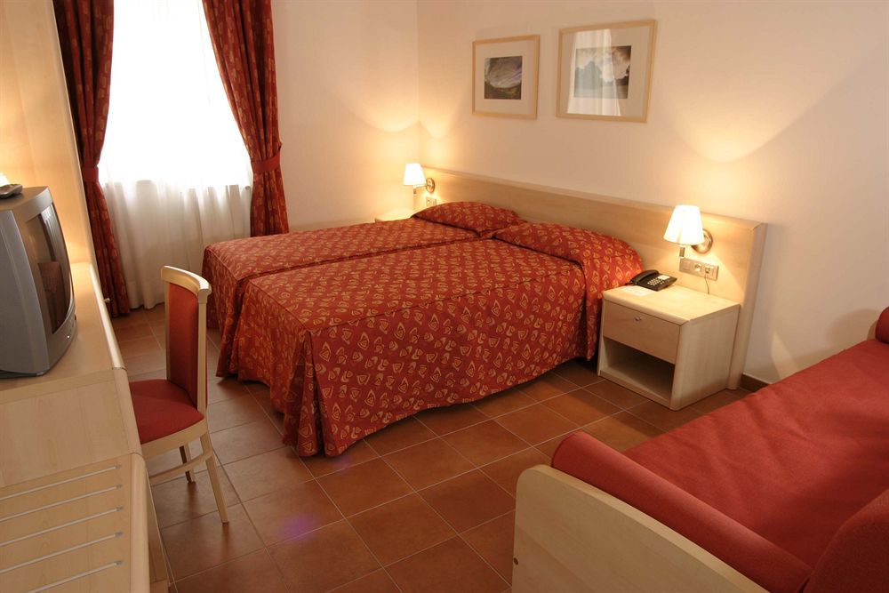 Hotel Caesar 4*