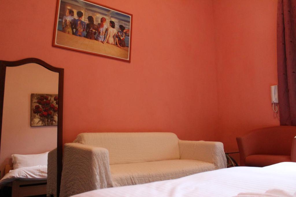 Club Hotel
