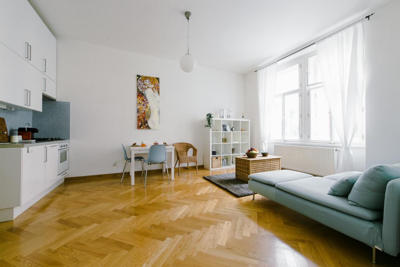 Daire Kubelikova Prag
