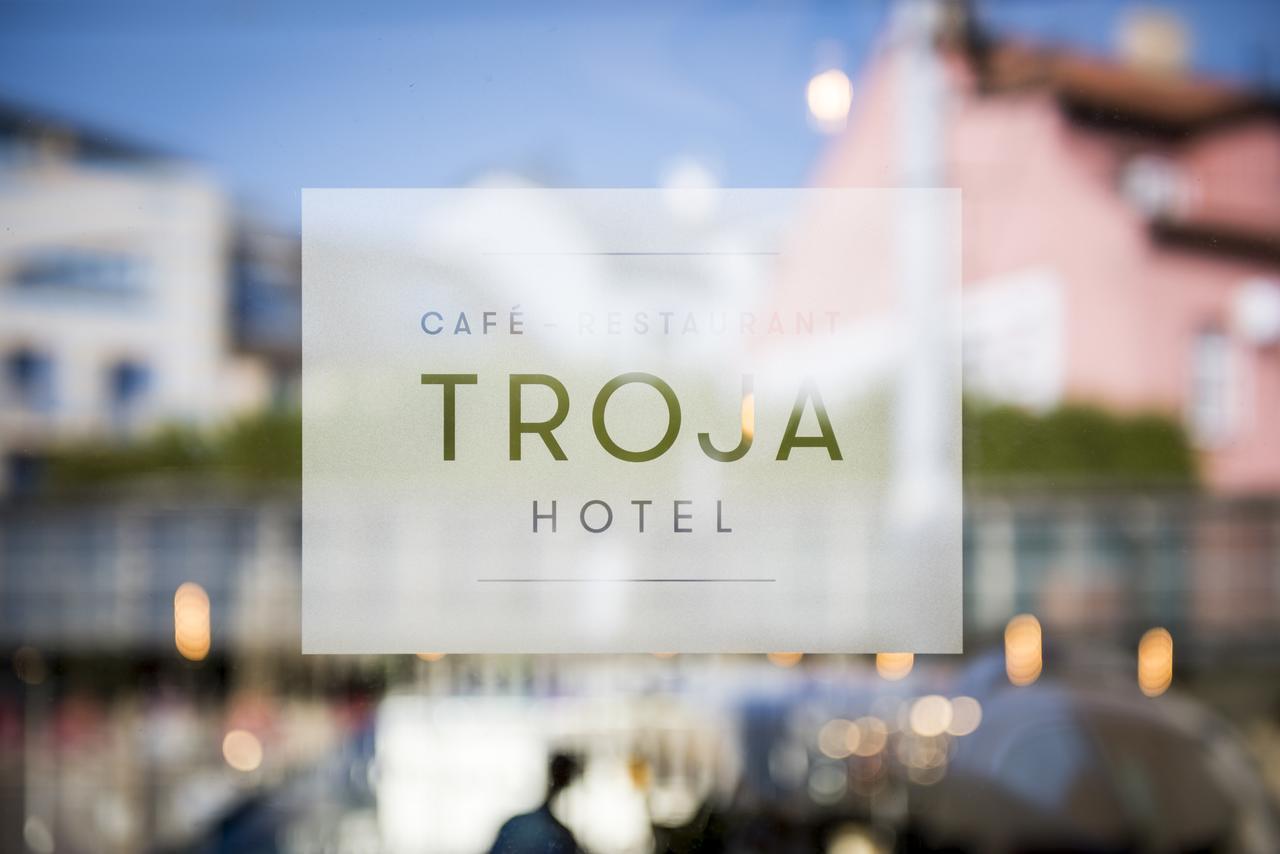 Troja