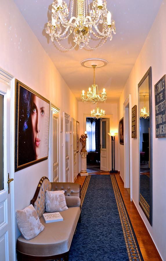Luxury Versace Apartment Prague