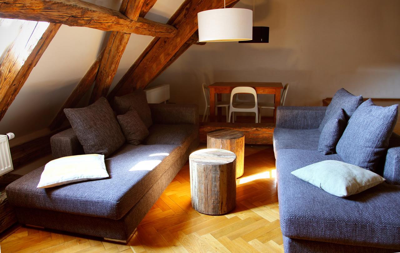 Three Golden Crowns Apartments Aparthotel