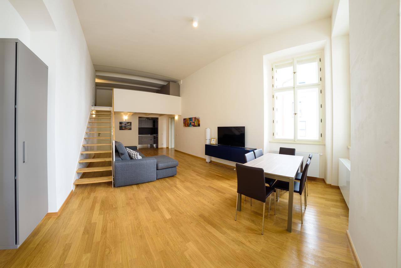 Apartment Sokolovska 91