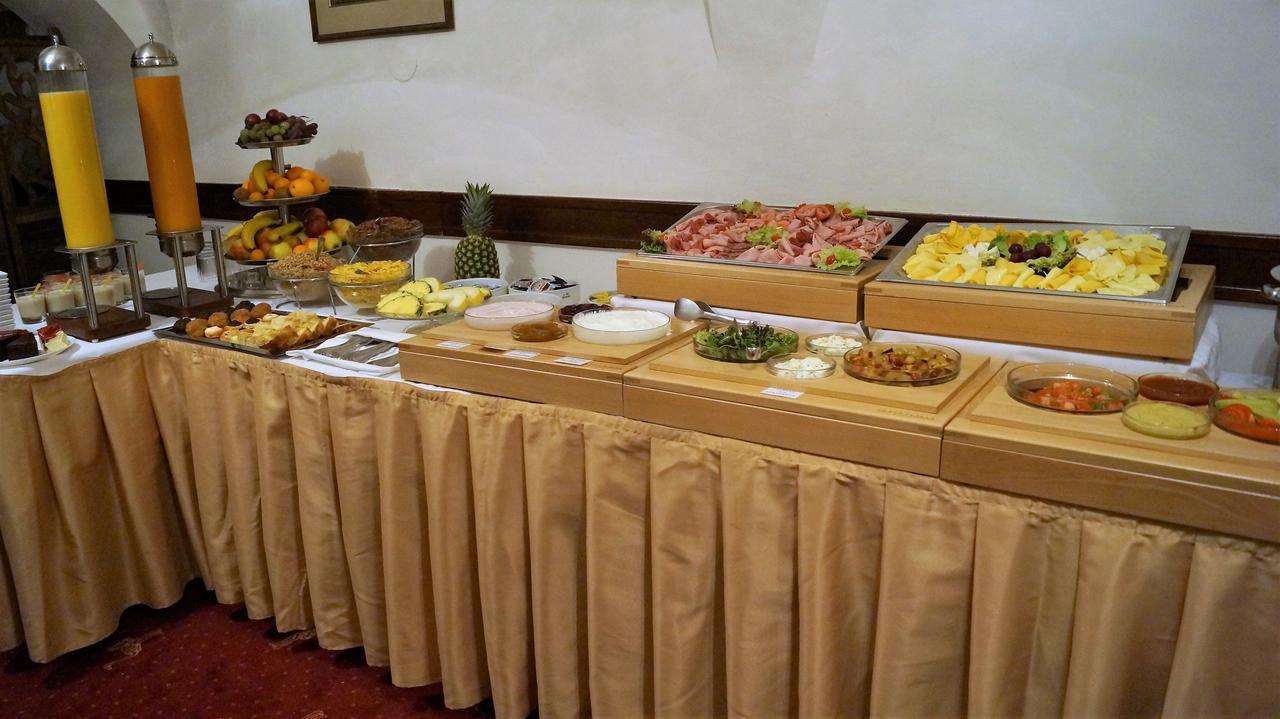 Hotel U 3 Pstrosu Prague