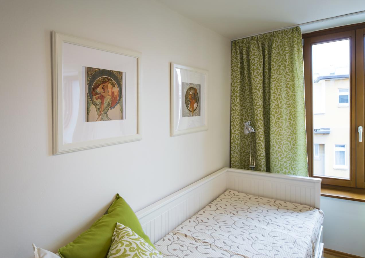 Modern Charvatova Daire