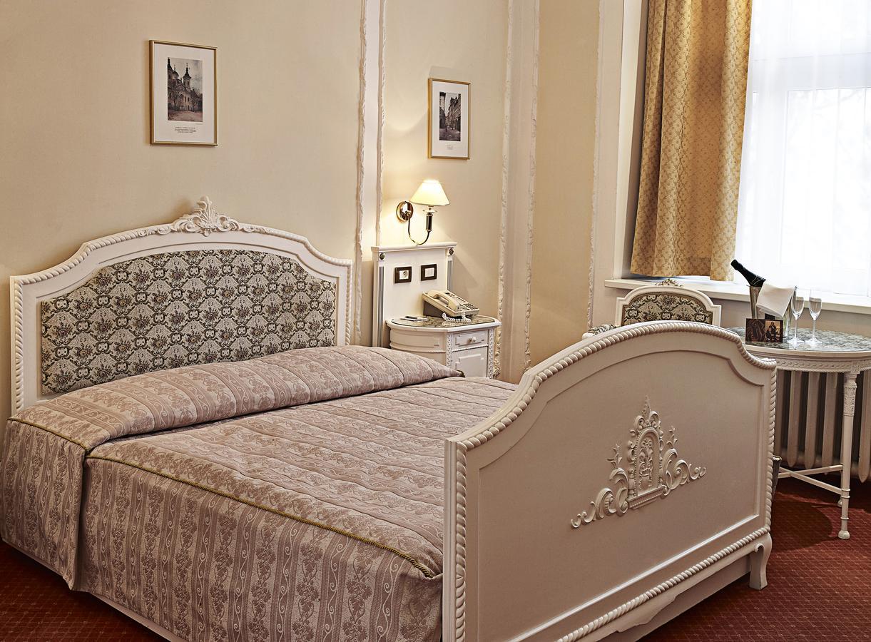 Otel Ambassador Zlata Husa 5*