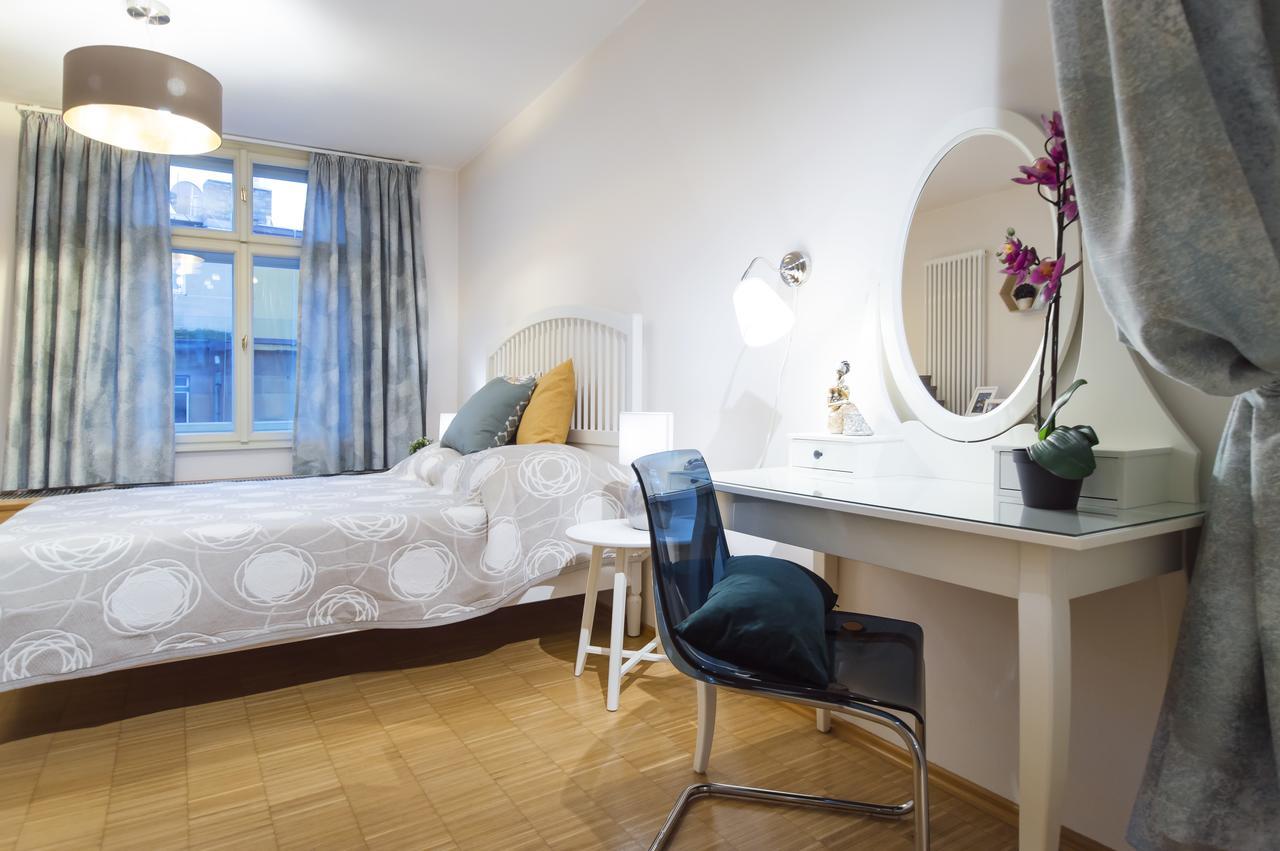 Modern Charvatova Daire *