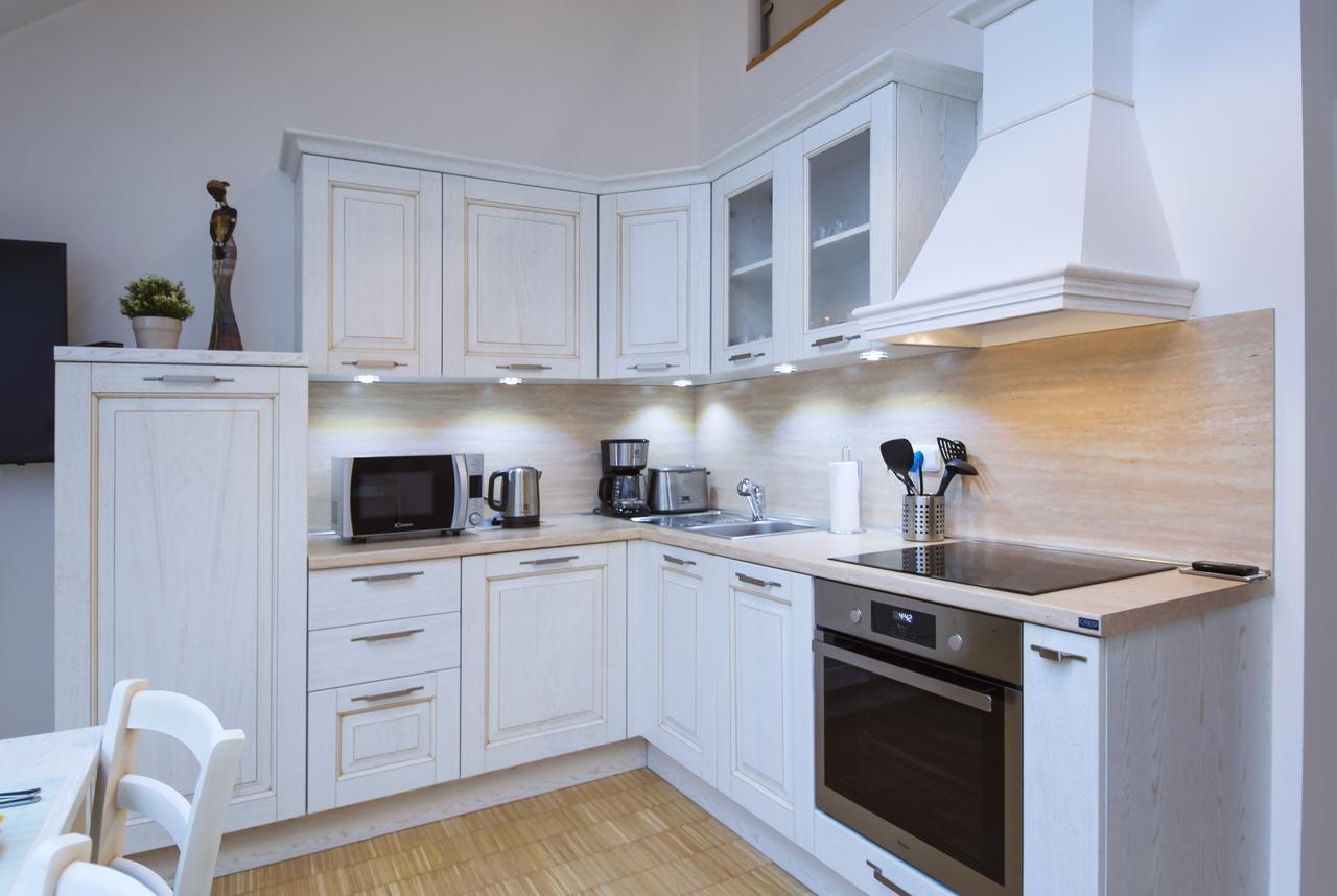 Modern Charvatova Daire