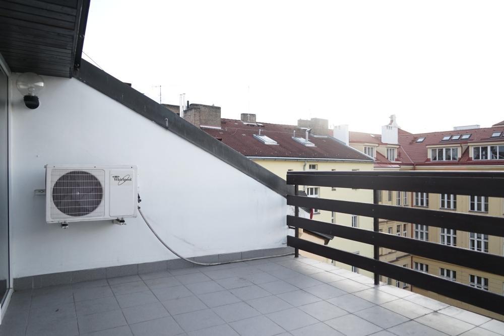 Loft With Amazing Terrace