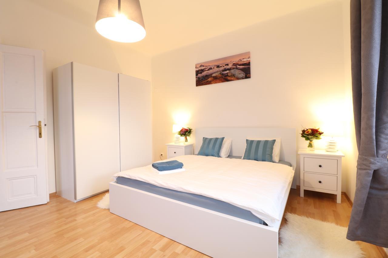 Apartment Sokolovska *