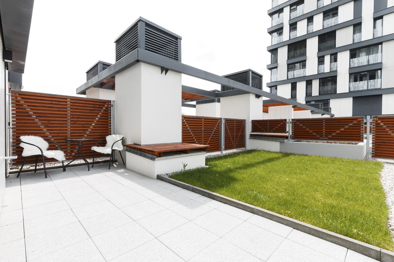 Days - Luxurious In Trendy Zizkov Apartment