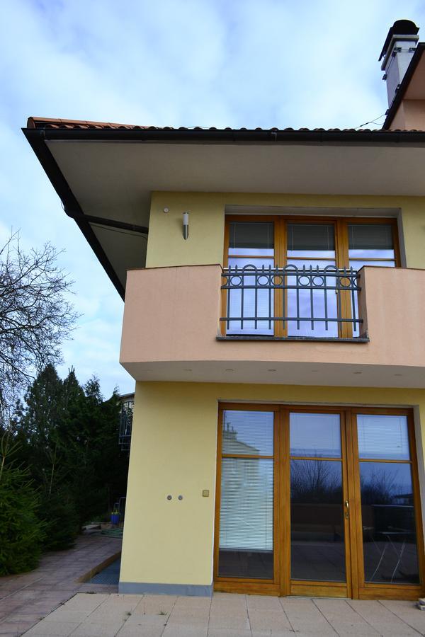 Flying House * Praga