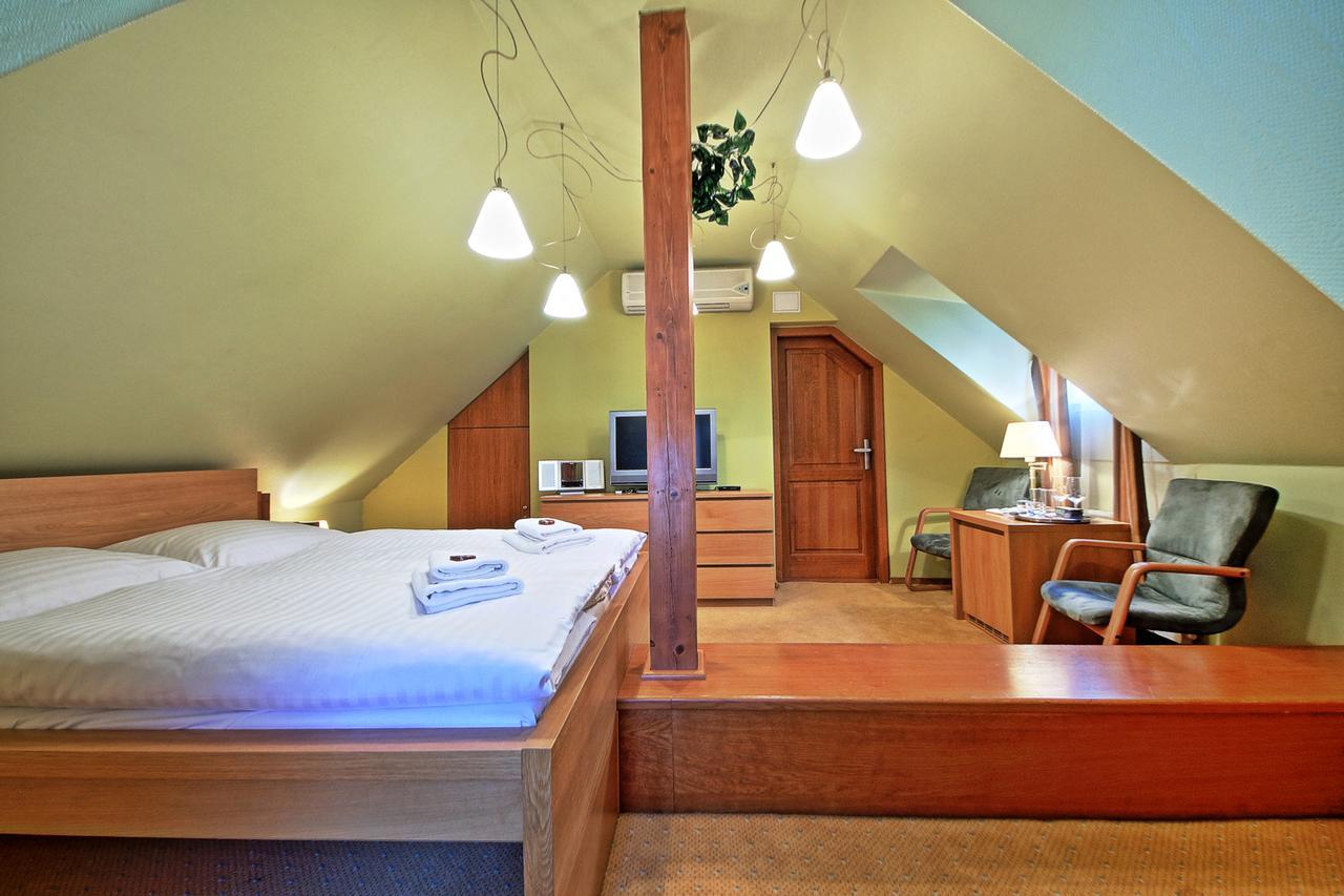 Tyn Courtyard Guestrooms