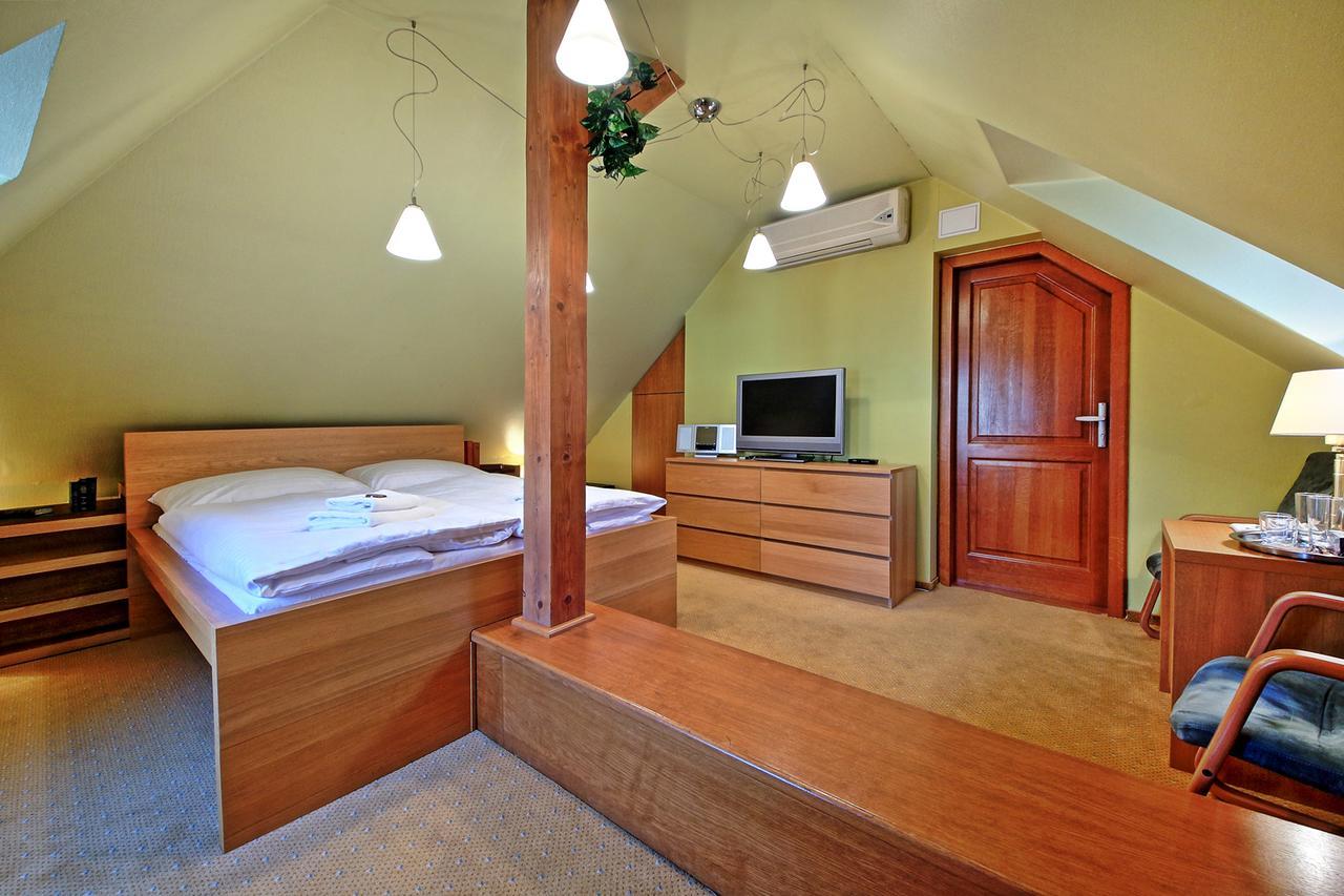 Tyn Courtyard Guestrooms