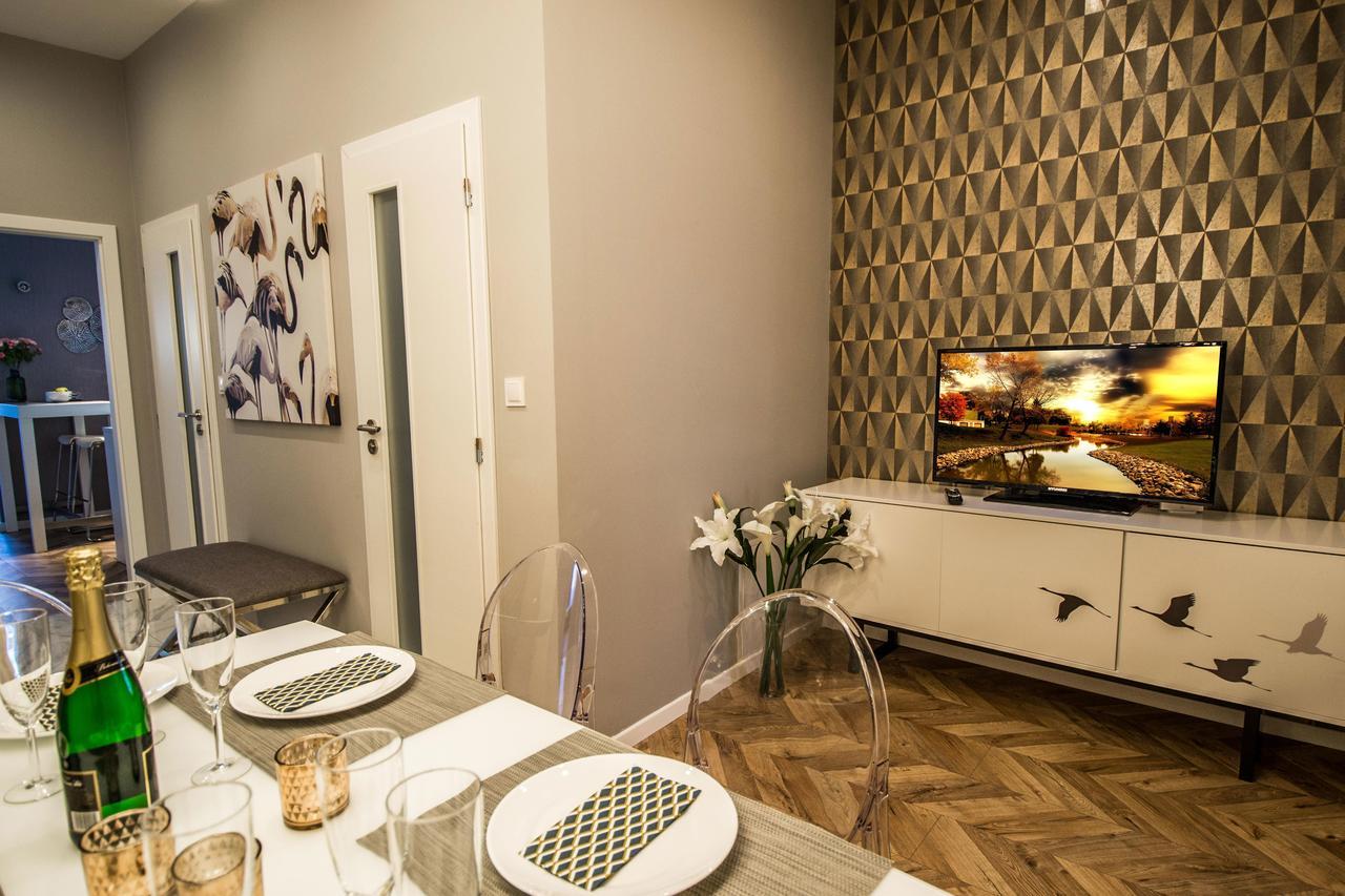 Executive Bright Apt. By Ruterra *