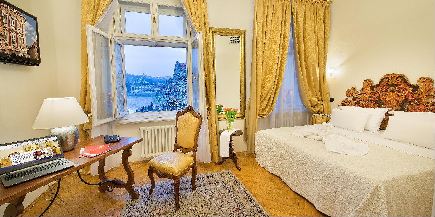 Charles Bridge Palace 4* Prague