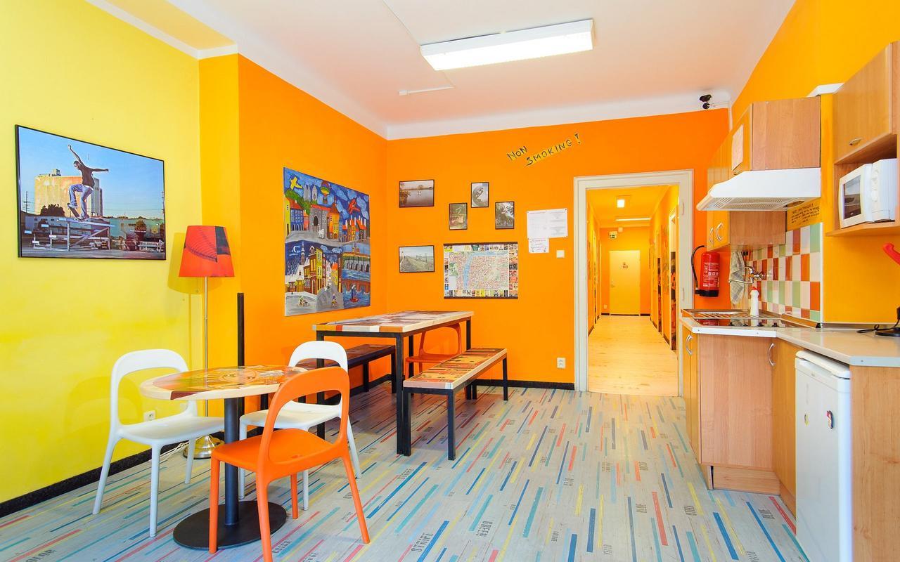 Hostel Old *