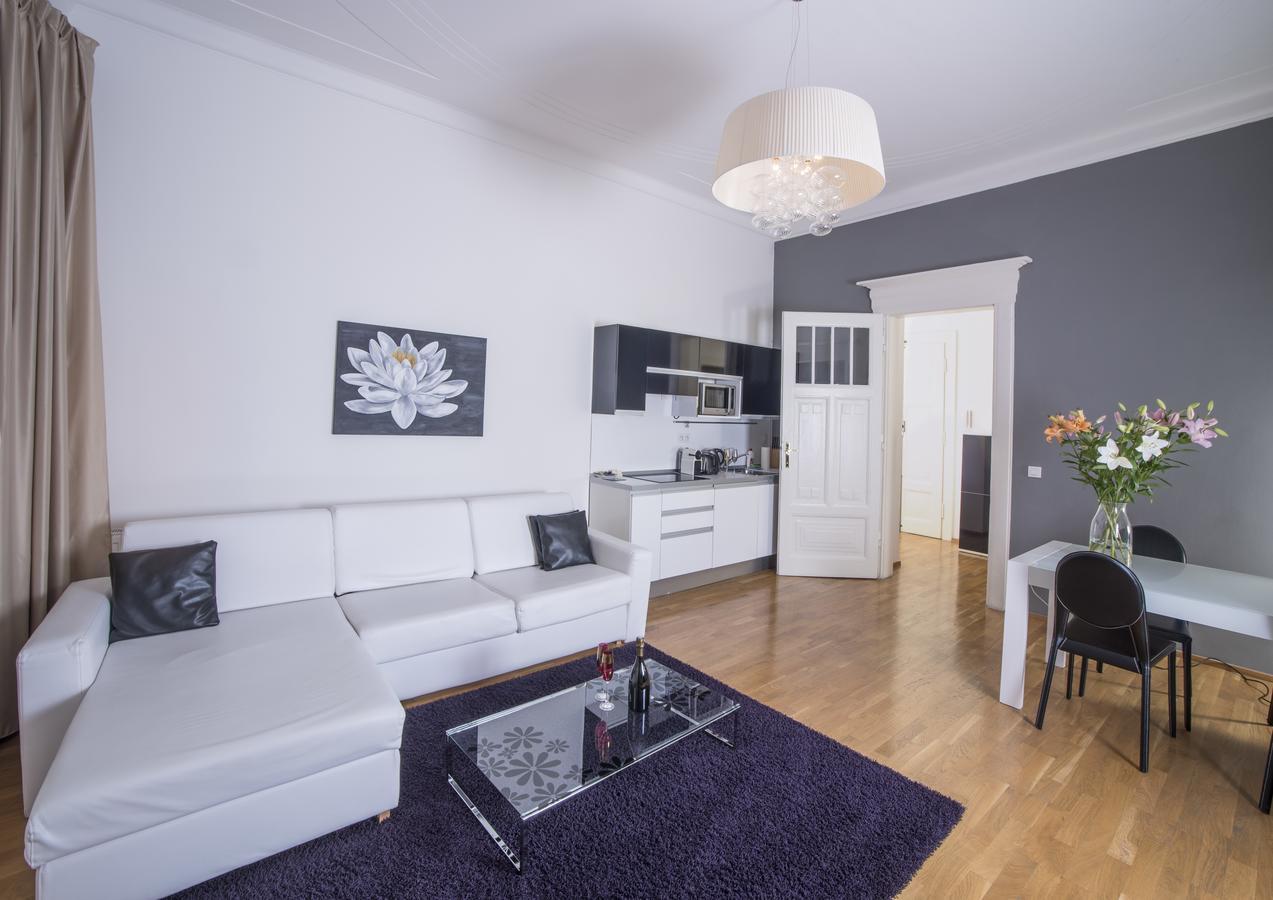 Women's Hall Of Fame Apartment *