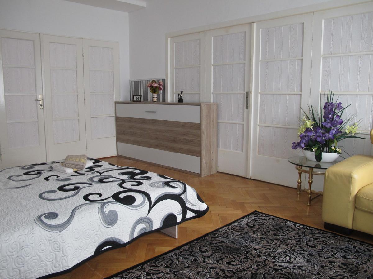 Arabesque Accommodation Bed & Breakfast 3*
