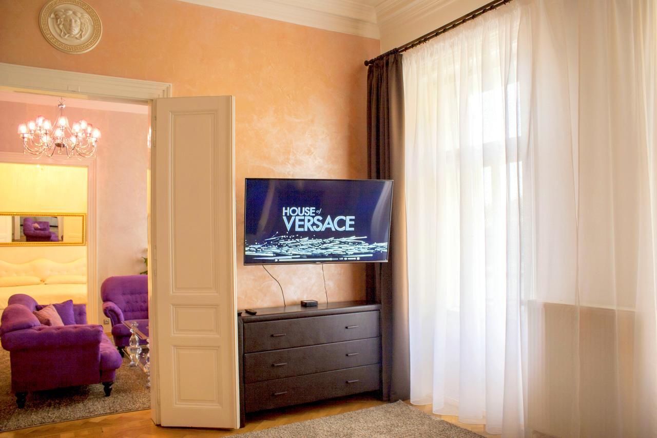 Luxury Versace Apartment Prague