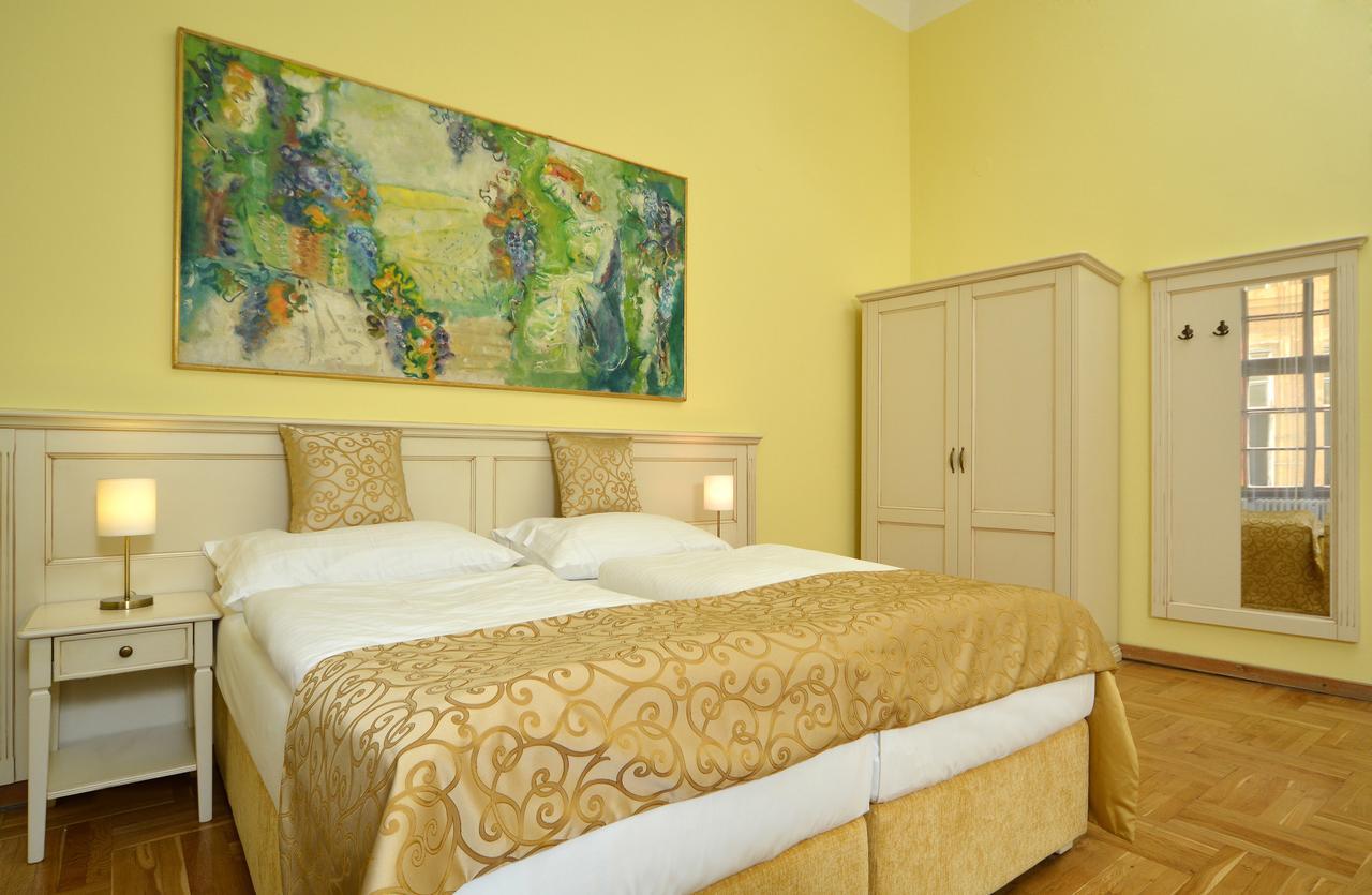 Hotel Metamorphis 4*