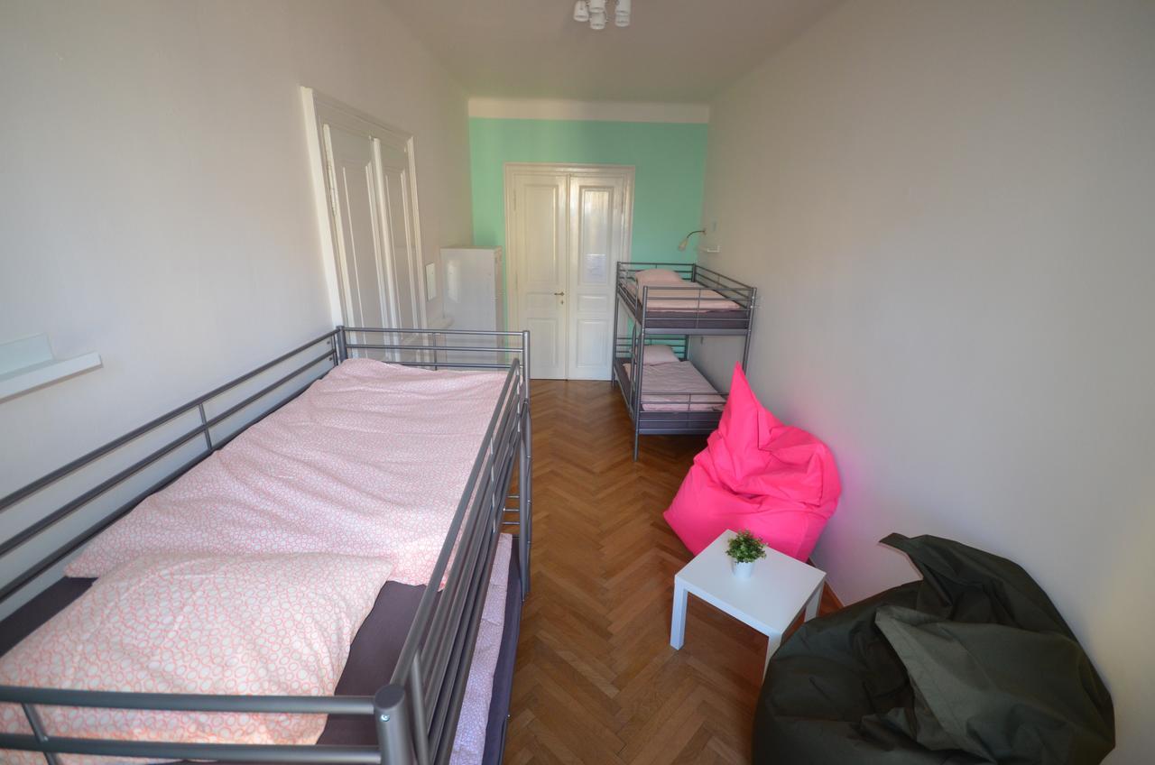 Travel&joy Backpackers Albergue