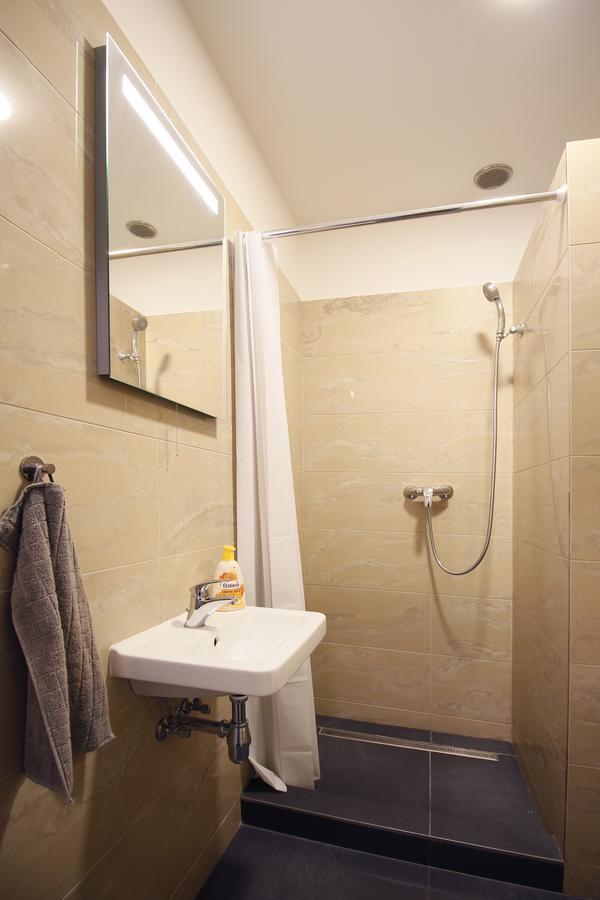 Deluxe Narodni Obrany 13 Apartment *