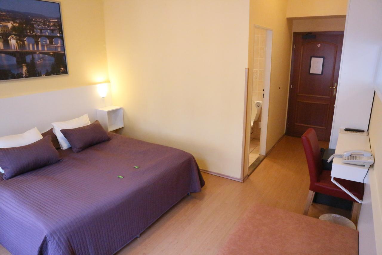 Lounge Crown Hotel
