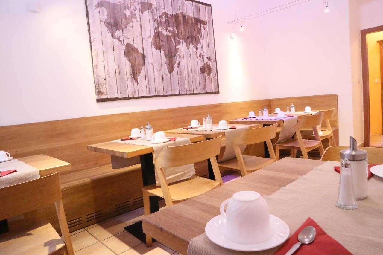 Lounge Crown 3* Prag