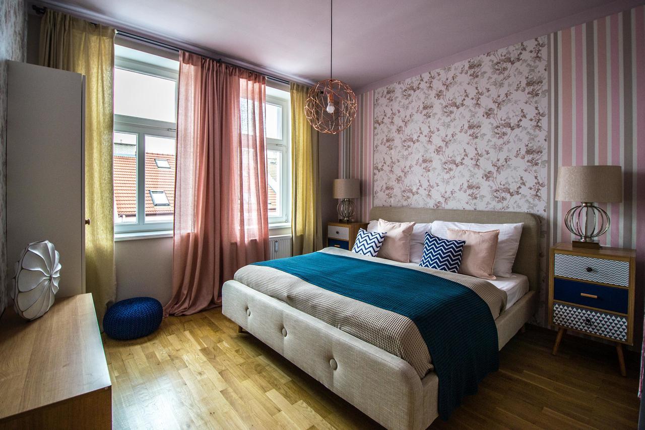 Stylish Close To Eden Garden * Prague