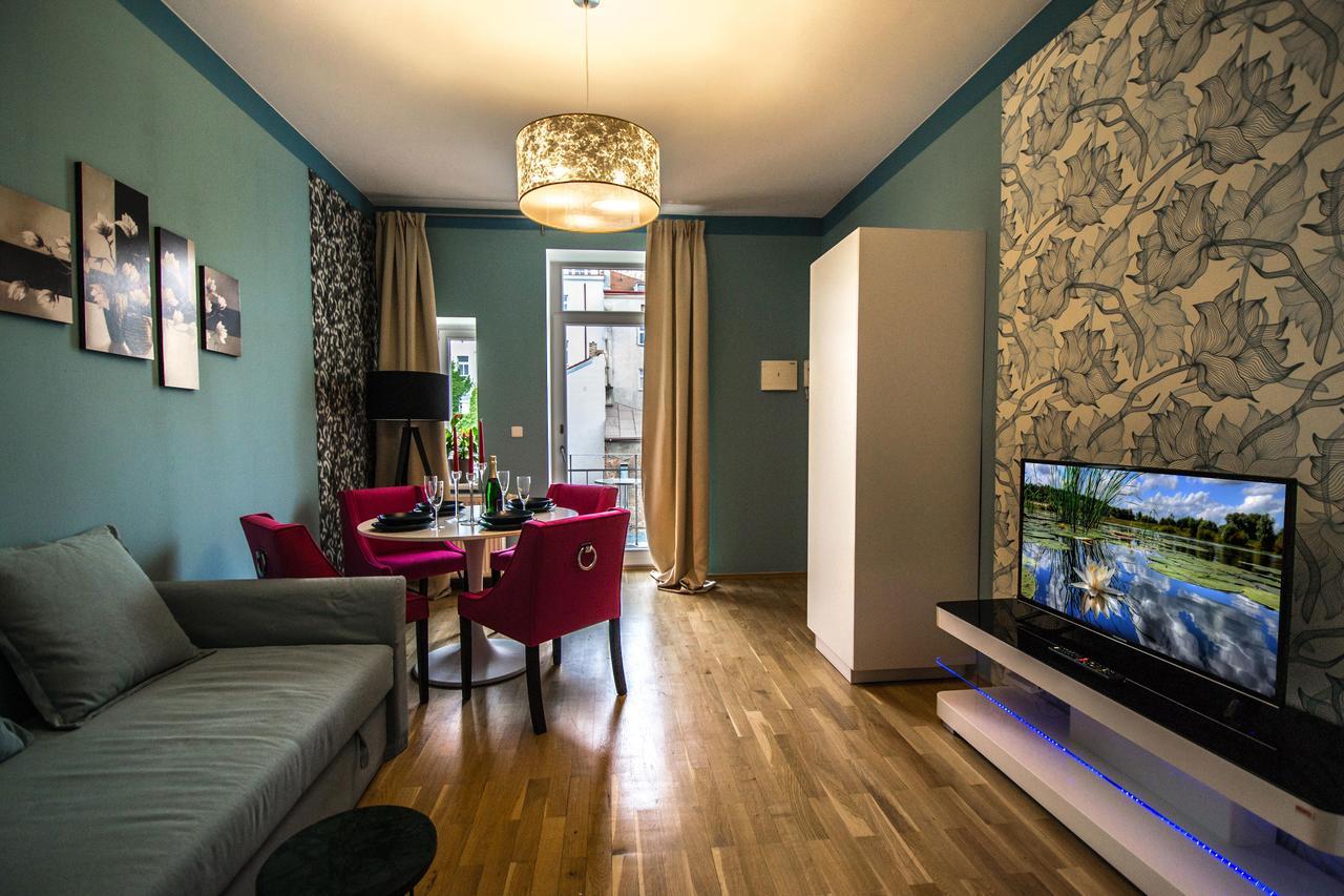 Stylish Close To Eden Garden * Prague
