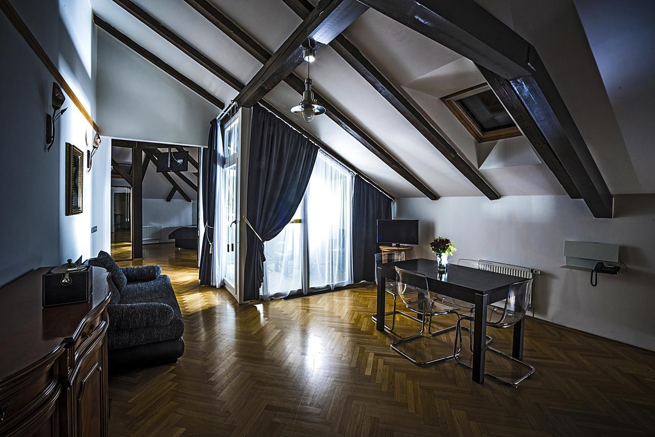 Deminka Palace Hotel