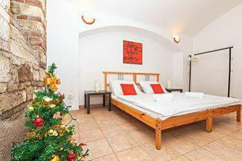 Ginosi Elema Apartel Apartment