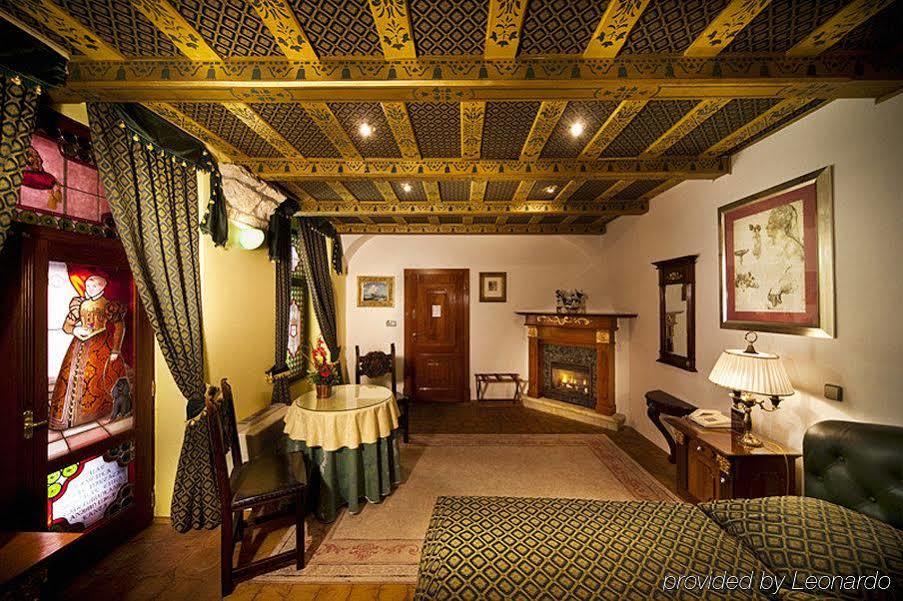 U Pava Otel 4*