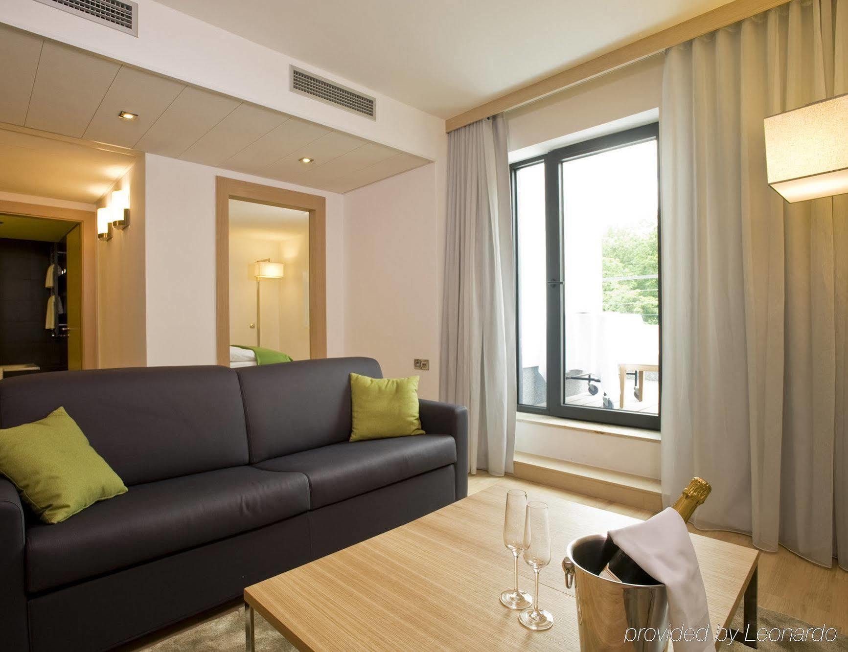 Hotel Occidental Five