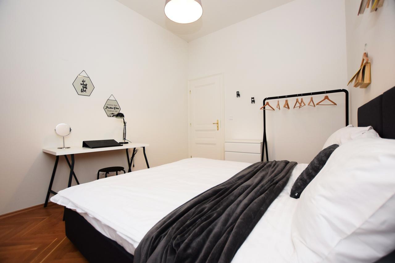 Rehorova Apartment Prague