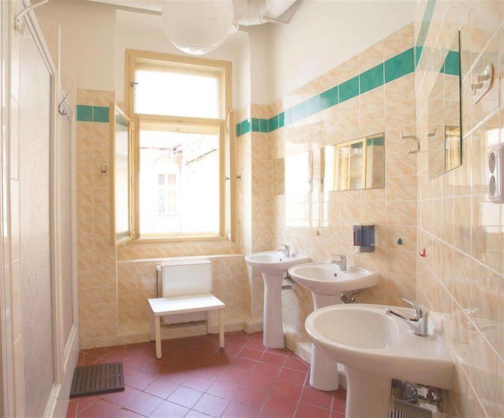 Travellers Hostel