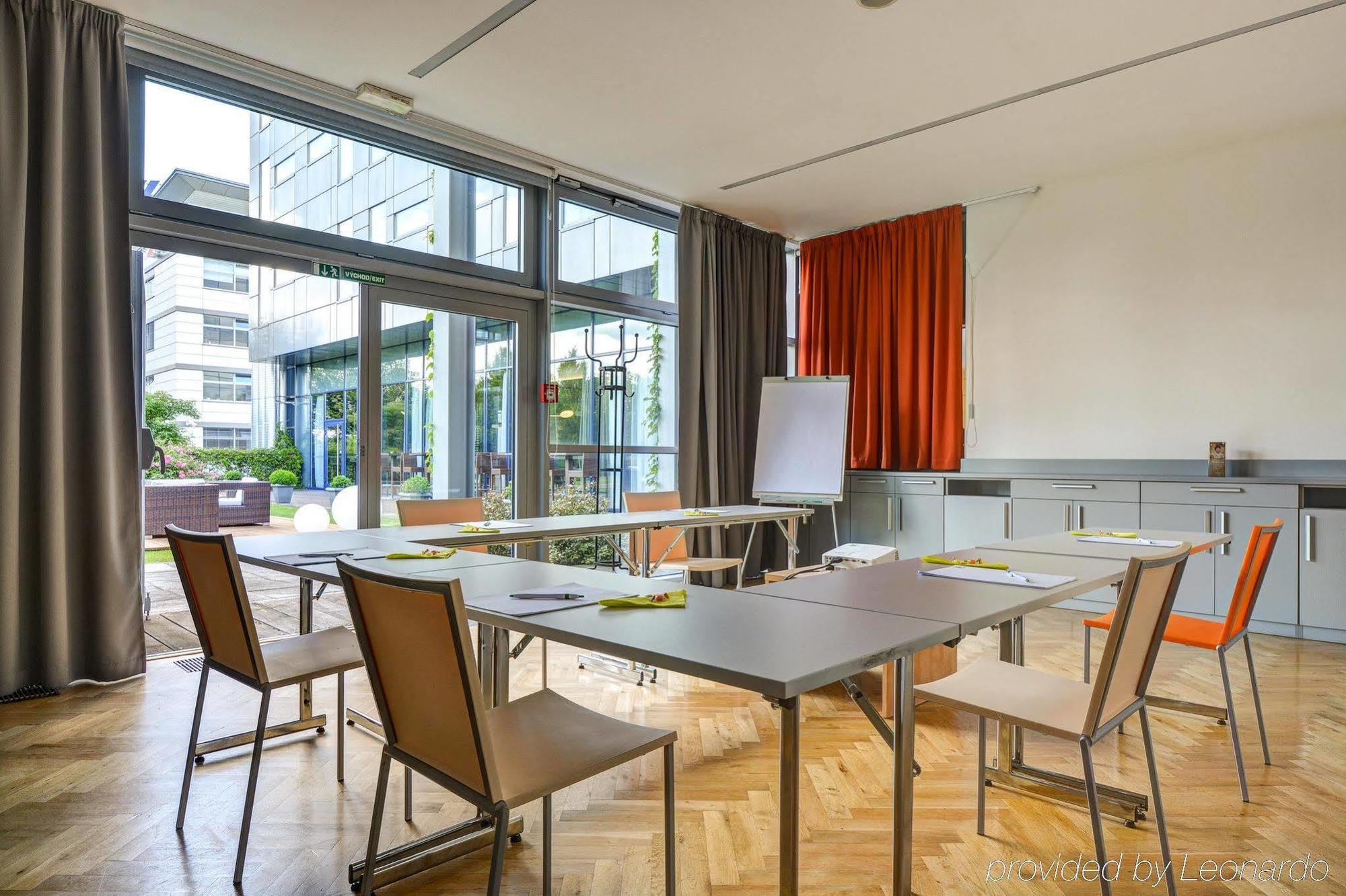 Airport By Ihg Praga