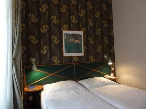 Mala Strana Otel