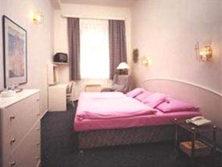Hotel Julian Prague