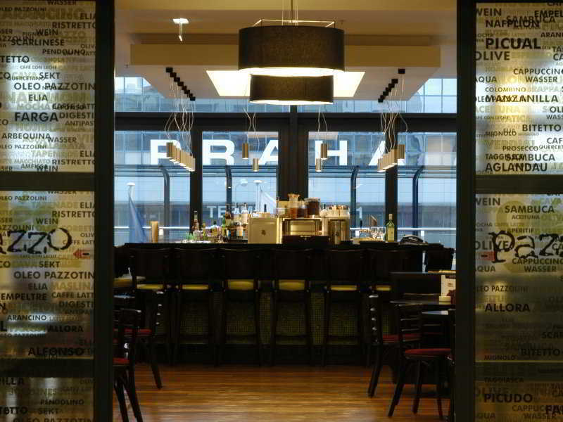 Courtyard By Marriott Airport Hotel 4*