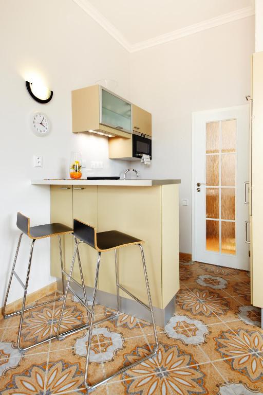 Kaiser Apartment *