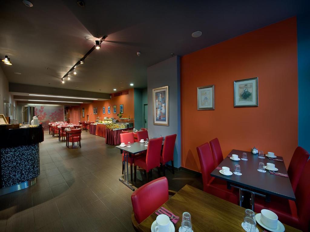 Ea Julis Hotel 4*