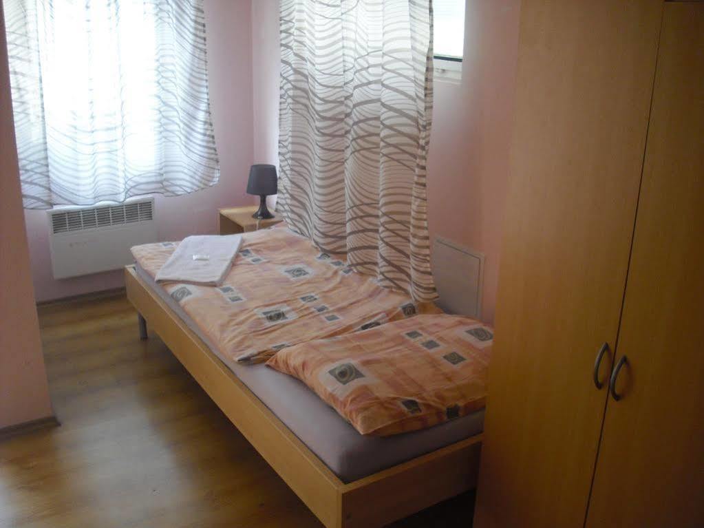 Nova Hospoda - & Restaurant Otel Prag